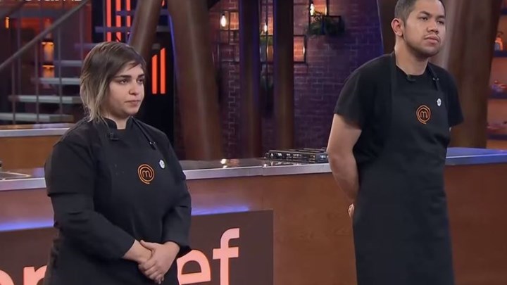 MasterChef: Ντέμη ή Τζον – Ποιος αποχώρησε από τον διαγωνισμό μαγειρικής; – ΒΙΝΤΕΟ