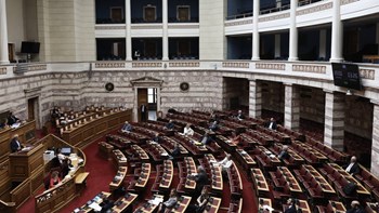 Προκαταρκτική για Παπαγγελόπουλο: Υψηλοί τόνοι στη Βουλή για τη διεύρυνση του κατηγορητηρίου