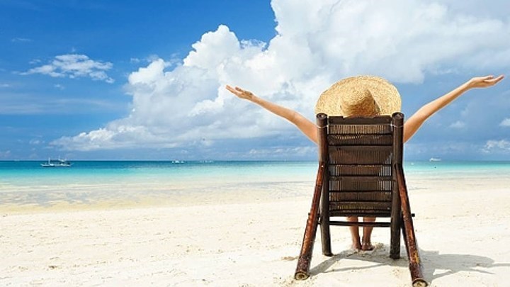 Daily Mail: Ελπίδα για διακοπές στην Ελλάδα χωρίς 14 ημέρες καραντίνα