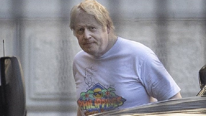 Μπόρις Τζόνσον: Αδυνατισμένος και χλωμός μετά τη μάχη με τον κορονοϊό – ΦΩΤΟ