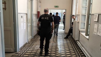 Βόλος: Άκουσε την απόφαση του ανακριτή και άρχισε να χτυπάει το κεφάλι του στον τοίχο