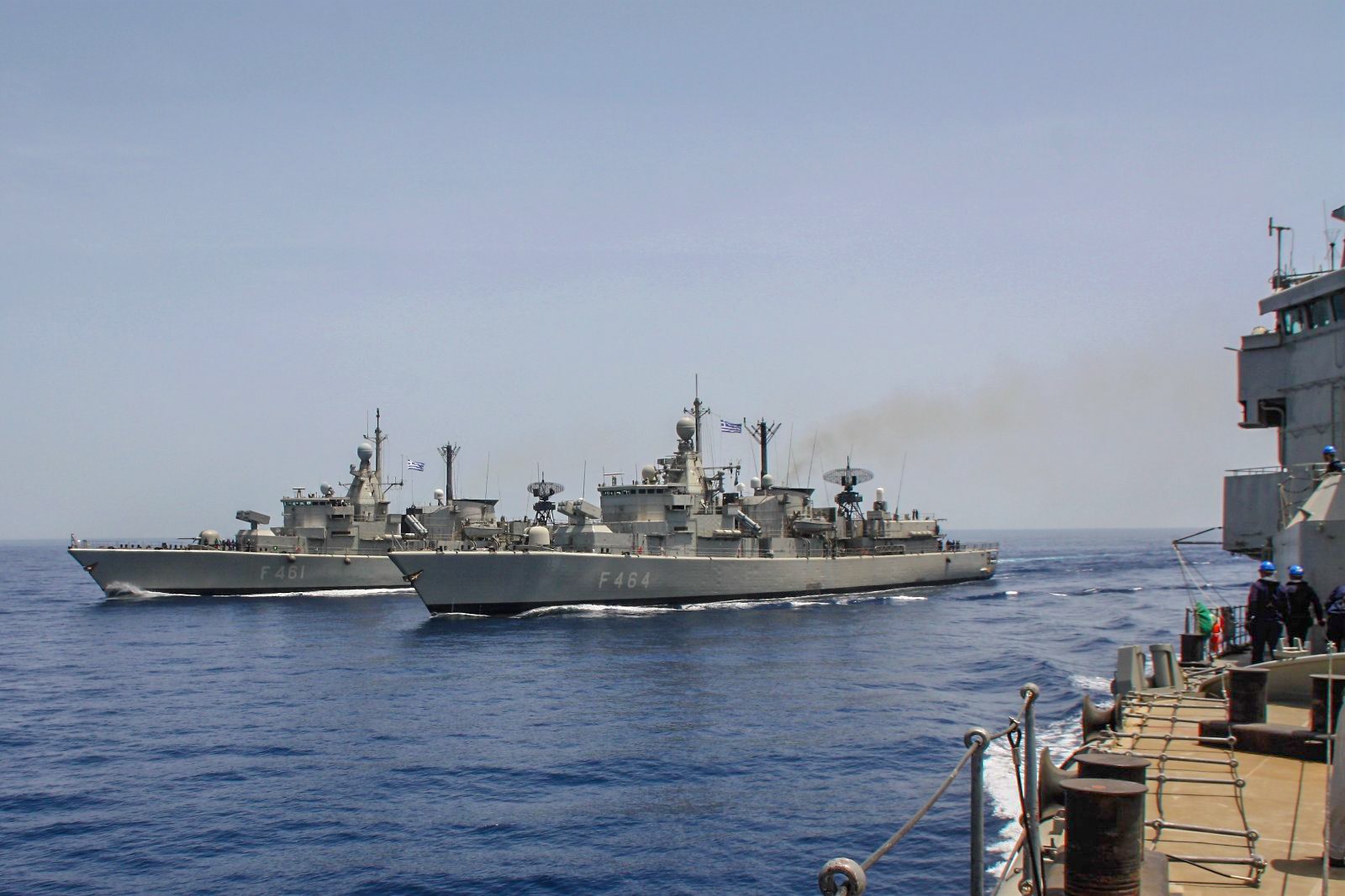 «Φωτιά» από το Πολεμικό Ναυτικό στο Μυρτώο Πέλαγος με τη συμμετοχή των ΗΠΑ – ΦΩΤΟ – ΒΙΝΤΕΟ