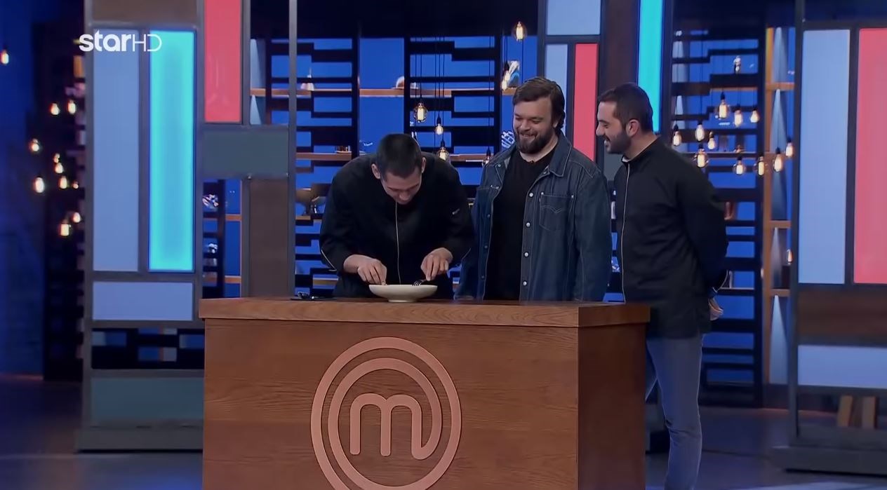 MasterChef: Ούτε ο Κουτσόπουλος δεν γλίτωσε από τον Κοντιζά – Βρήκε κόκκαλο στο πιάτο του – ΒΙΝΤΕΟ