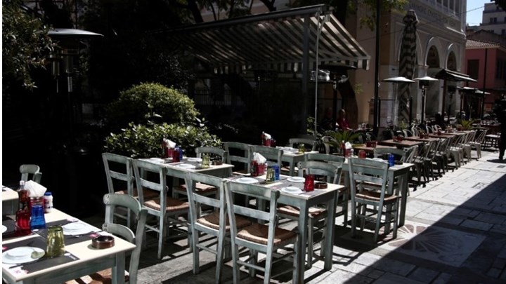 Εστιατόρια – καφέ: Κατατέθηκε η τροπολογία  για τα τραπεζοκαθίσματα – Τι προβλέπει