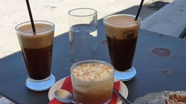 Μείωση ΦΠΑ: Αυτές θα είναι από 1η Ιουνίου οι νέες τιμές για εισιτήρια Μέσων Μεταφοράς, καφέδες, αναψυκτικά