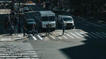 Νέα Υόρκη: Μητέρα και ο σύντροφός της εγκατέλειψαν 6χρονη – Πέταξαν τα ρούχα της στο δρόμο