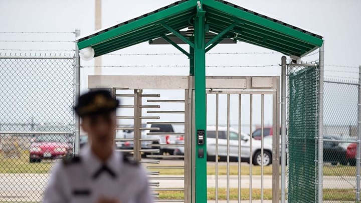 ΕΚΤΑΚΤΟ-Συναγερμός στις ΗΠΑ: Αναφορές για παρουσία ενόπλου σε στρατιωτική βάση στο Τέξας – ΤΩΡΑ