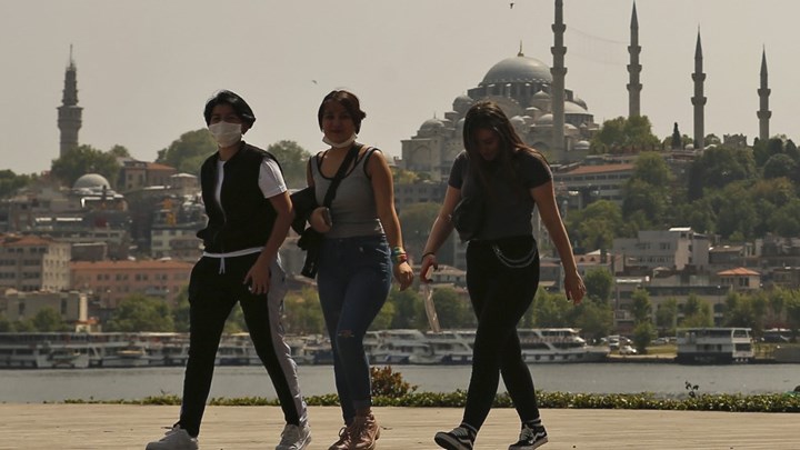 Σάλος στην Τουρκία: Bella Ciao αντί για… κάλεσμα σε προσευχή από μιναρέδες στη Σμύρνη