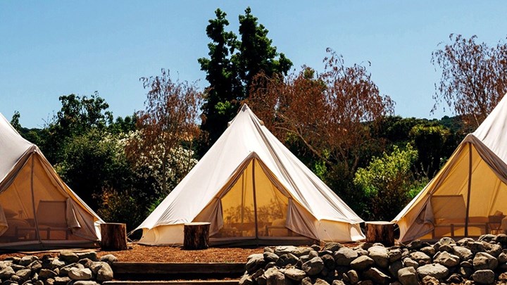 Τουρισμός: Τι είναι το glamping που έρχεται στην Ελλάδα – ΦΩΤΟ