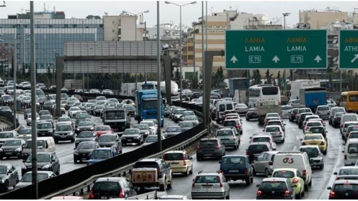 Κηφισός: Μποτιλιάρισμα στο ρεύμα προς Λαμία – Ακινητοποιήθηκε όχημα