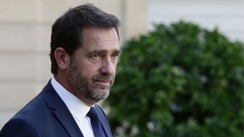 Κορονοϊός: Η Γαλλία απειλεί με αντίμετρα τη Βρετανία