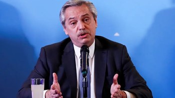 Αργεντινή: Οι οίκοι αξιολόγησης S&P και Fitch Ratings κηρύσσουν τη χώρα σε κατάσταση χρεοκοπίας