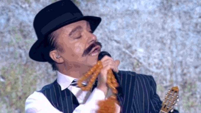 Το είπε και το έκανε ο Τρύφωνας Σαμαράς: Η εμφάνιση στο J2US που έκλεψε τις εντυπώσεις – ΒΙΝΤΕΟ