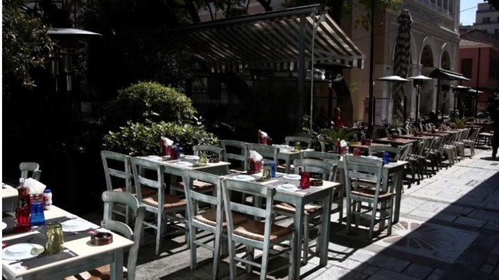 Έξι διευκρινίσεις για την επαναλειτουργία της εστίασης – Τι ισχύει για καταστήματα σε στοές και ημιυπαίθριους