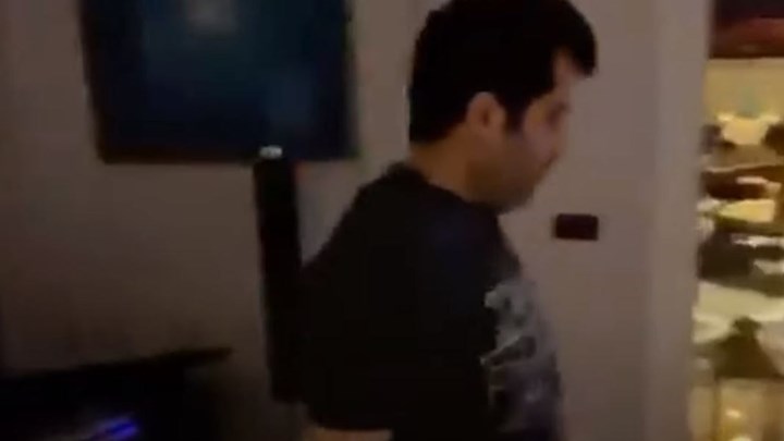 Επικό ΒΙΝΤΕΟ: Πώς αντέδρασε ο ιδιοκτήτης της Αλμερία όταν δέχθηκε γκολ σε βιντεοπαιχνίδι