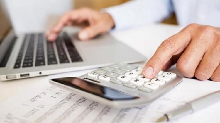 Ξεκινάει από την 1η Ιουνίου η μείωση των ασφαλιστικών εισφορών στη μισθωτή εργασία