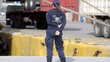 Πάτρα: Επιχείρησε να βγάλει μετανάστες από τη χώρα μέσα σε σακιά με πατάτες