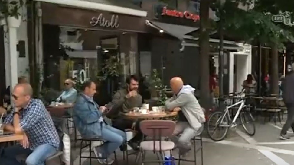 Γέμισαν οι καφετέριες – Άνοιξαν σήμερα με αντισηπτικά, μάσκες και… μεζούρες – ΒΙΝΤΕΟ