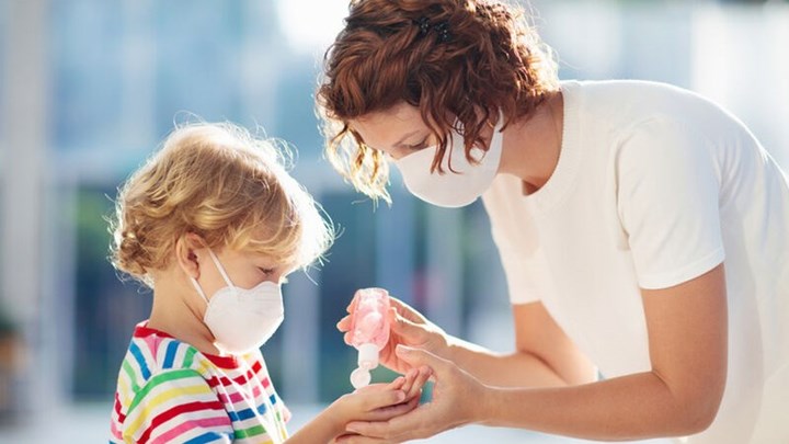 Κορονοϊός: Τι ισχύει για τη χρήση μάσκας για παιδιά κάτω των δύο ετών