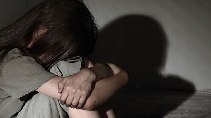 Φρίκη στη Θεσσαλονίκη: Μητέρα κατήγγειλε 19χρονο για ασέλγεια σε βάρος της 6χρονης κόρης της
