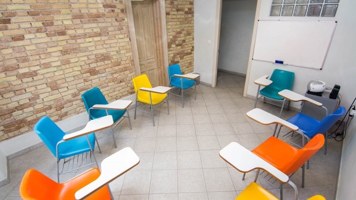 Άρση μέτρων: Ανοίγουν τα φροντιστήρια ξένων γλωσσών για παιδιά δημοτικού – Δείτε πότε