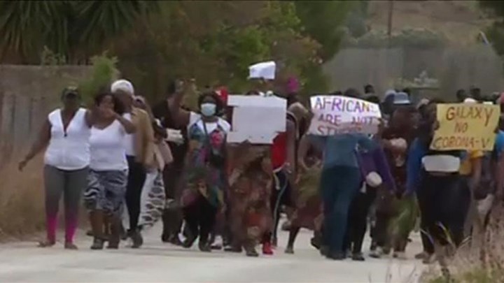 Κορονοϊός – Κρανίδι: Μετανάστες έκαναν πορεία και έσπασαν την καραντίνα