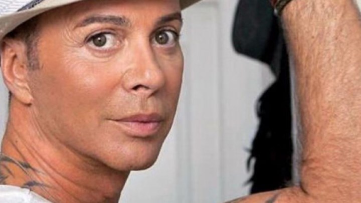 Ο Γαβαλάς στο θέατρο-Μόλις έκλεισε στο «Κλουβί με τις τρελές» του «Broadway»