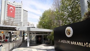 Προκαλεί το τουρκικό ΥΠΕΞ: Να απαλλαγεί το ελληνικό κράτος από τη βαρβαρότητα – Επίθεση κατά Δένδια