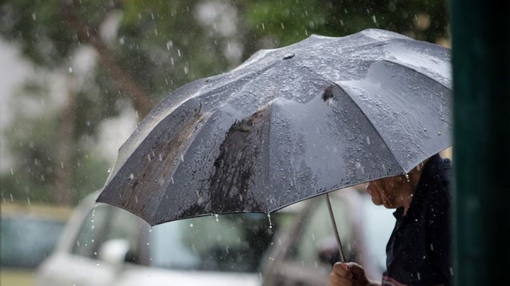 Κακοκαιρία: Συνεχίζονται οι βροχές και οι καταιγίδες – Πού θα είναι έντονα τα φαινόμενα τις επόμενες ώρες