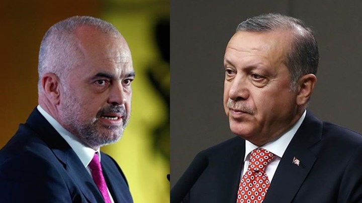 Αλβανία: Τουρκικός ναύσταθμος στον Αυλώνα – ΒΙΝΤΕΟ