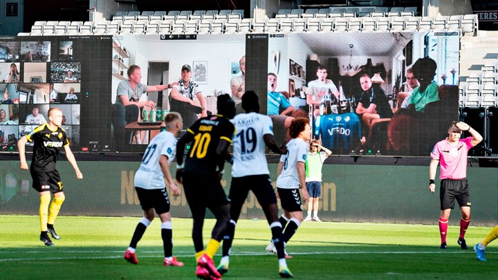 Ποδοσφαιρική ομάδα “έφερε” ψηφιακά στο γήπεδο τους οπαδούς μέσω Zoom – ΦΩΤΟ