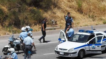 Τρόμος στην Πατρών-Πύργου για οδηγό – Άγρια καταδίωξη από επίδοξους ληστές