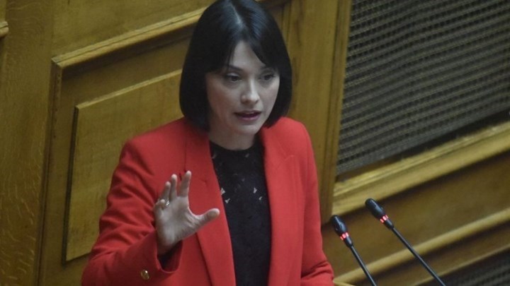 Νάντια Γιαννακοπούλου: Δεν έχω τίποτα προσωπικό με την κ. Κεραμέως