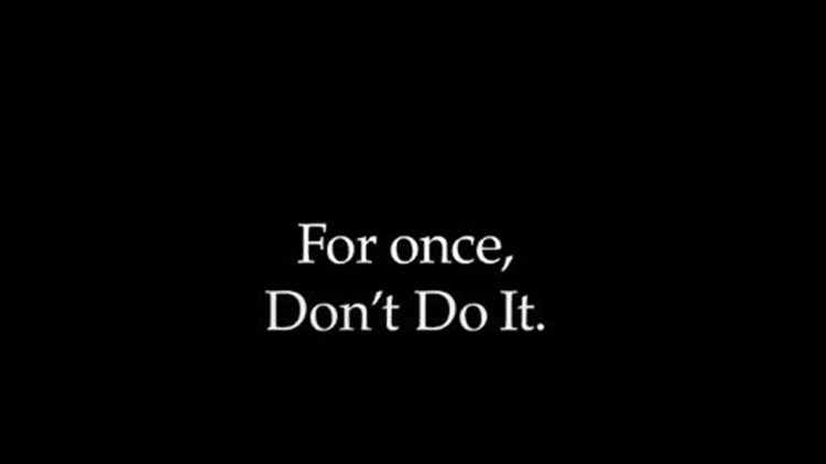 Υπόθεση Φλόιντ: Η Nike λέει “Don’t Do It” και η Adidas κάνει retweet – ΒΙΝΤΕΟ