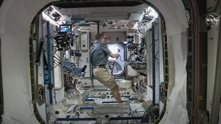 SpaceX: Προσδέθηκε στον Διεθνή Διαστημικό Σταθμό το Crew Dragon – ΒΙΝΤΕΟ