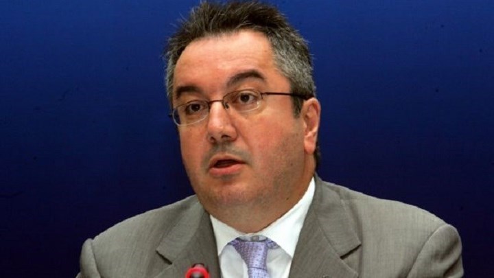 Μόσιαλος: Ο κορονοϊός μεταδίδεται περισσότερο σε κλειστούς χώρους – ΦΩΤΟ