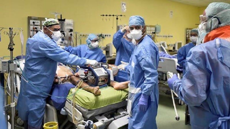 Κορονοϊός: Πολωνική πατέντα που θα σώσει ζωές γιατρών και νοσηλευτών στη μάχη με τον ιό – ΦΩΤΟ