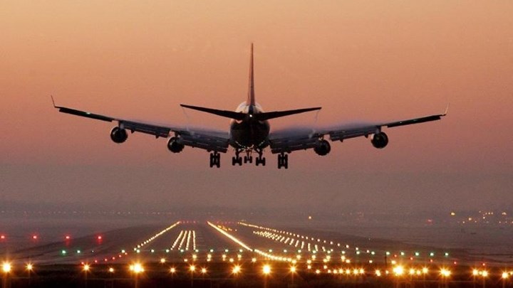 Κορονοϊός: Επιβάτης πτήσης εξωτερικού καταγγέλλει ότι κόλλησε τον ιό στο αεροπλάνο – ΒΙΝΤΕΟ
