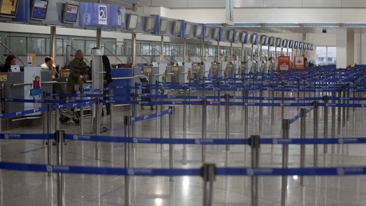 Πτήσεις: Παρατείνεται η καραντίνα των ταξιδιωτών που φτάνουν στην Ελλάδα – Τι αλλάζει από 15 Ιουνίου