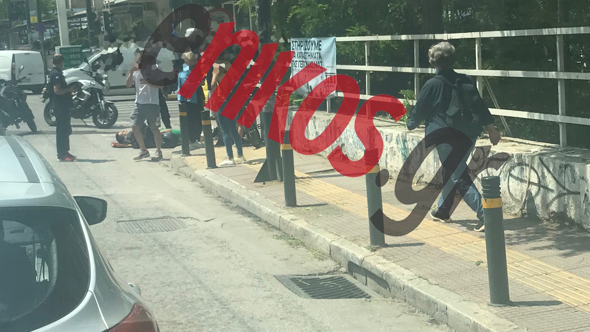 Τροχαίο στην Πατησίων: Ταξί συγκρούστηκε με μηχανή – ΦΩΤΟ αναγνώστη