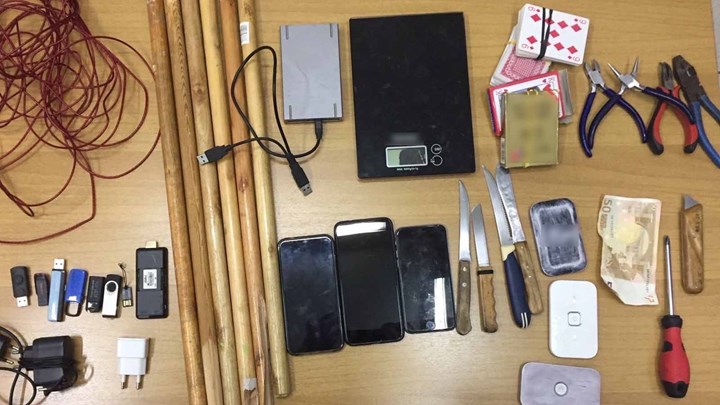 Έφοδος στις φυλακές Κορυδαλλού: Εντοπίστηκαν μαχαίρια, κοντάρια, λεπίδες και συρματόσκοινο