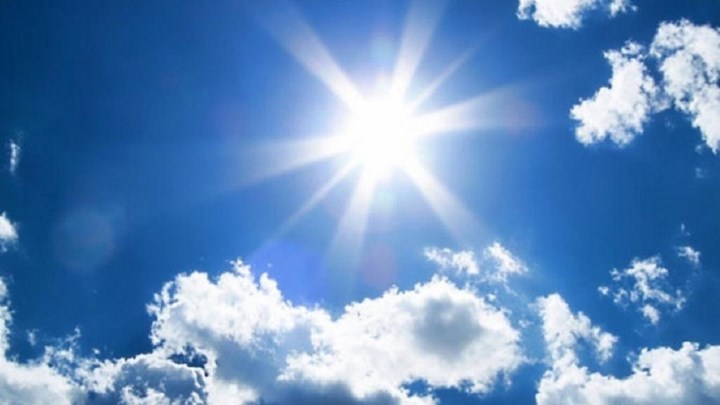 Καιρός: Ζέστη και αφρικανική σκόνη σήμερα – Πού θα σημειωθούν τοπικές βροχές