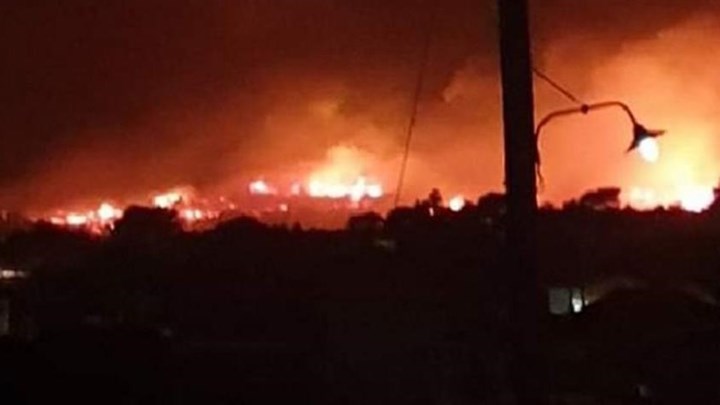 Δύσκολη νύχτα στη Ζάκυνθο: Ξέσπασε μεγάλη φωτιά – Σε ετοιμότητα για εκκένωση το χωριό Μαριές