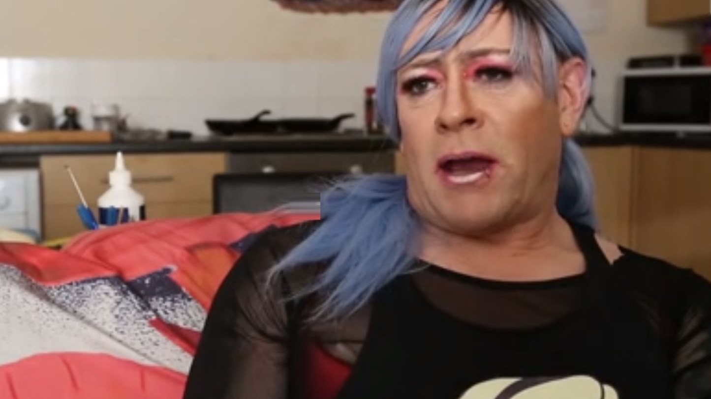 Συγκλονιστική ιστορία: O στρατιωτικός που έπειτα από 30 χρόνια θητείας ζει πλέον σαν γυναίκα – ΒΙΝΤΕΟ