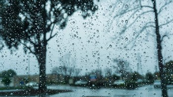 Καιρός: Πώς κινείται η κακοκαιρία –  Πού θα εκδηλωθούν βροχές και καταιγίδες