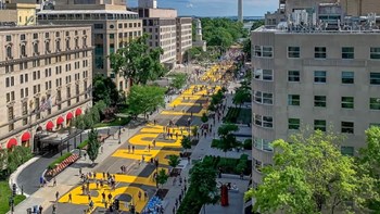 Τζόρτζ Φλόιντ: Έγραψαν ένα τεράστιο “Black Lives Matter” σε δρόμο που οδηγεί στον Λευκό Οίκο – ΒΙΝΤΕΟ