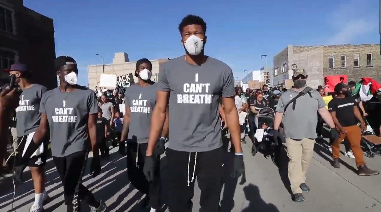 Τζορτζ Φλόιντ: Το συγκλονιστικό μήνυμα του Αντετοκούνμπο σε διαδήλωση στο Μιλγουόκι – ΒΙΝΤΕΟ
