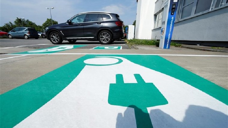 Ηλεκτρικά αυτοκίνητα: Τα κίνητρα και η διαδικασία για την επιδότηση της αγοράς τους