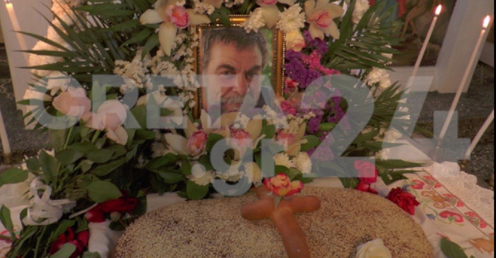 Λευτέρης Καλομοίρης: Ράγισαν καρδιές στο μνημόσυνο – Οι μαντινάδες και τα μηνύματα που έστειλαν οι κόρες του