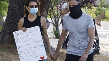 Τζορτζ Φλόιντ: Στις διαδηλώσεις και η Μαρία Μενούνος – ΦΩΤΟ